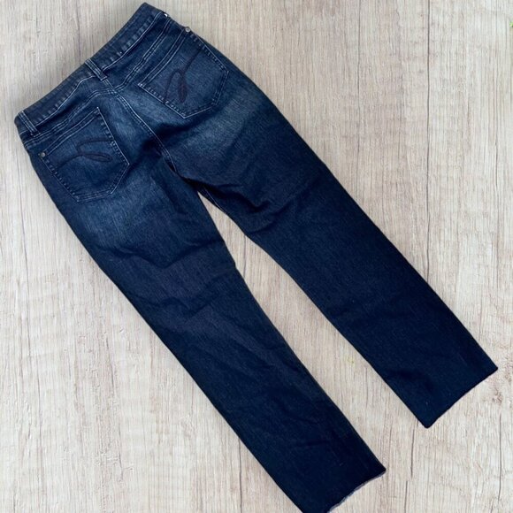 MIRACLEBODY Slimming Straight Leg Frayed Dark Wash Stretch Denim Jeans Womens 8 - Picture 2 of 6